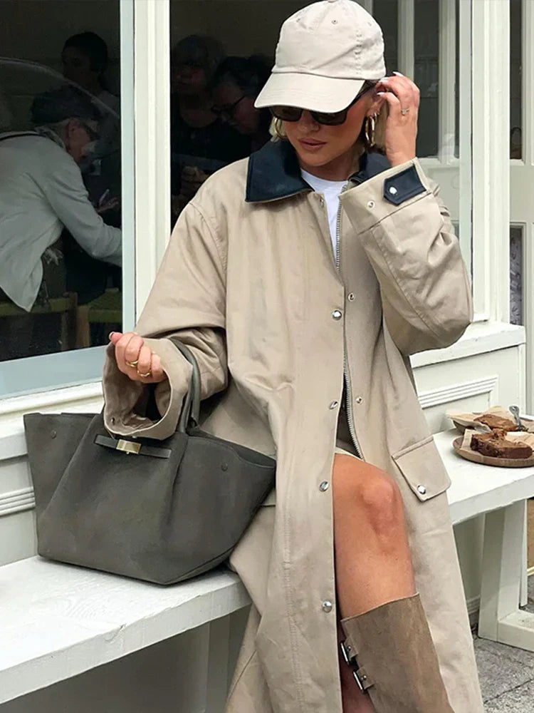 Lara - Paltas su juodomis detalėmis