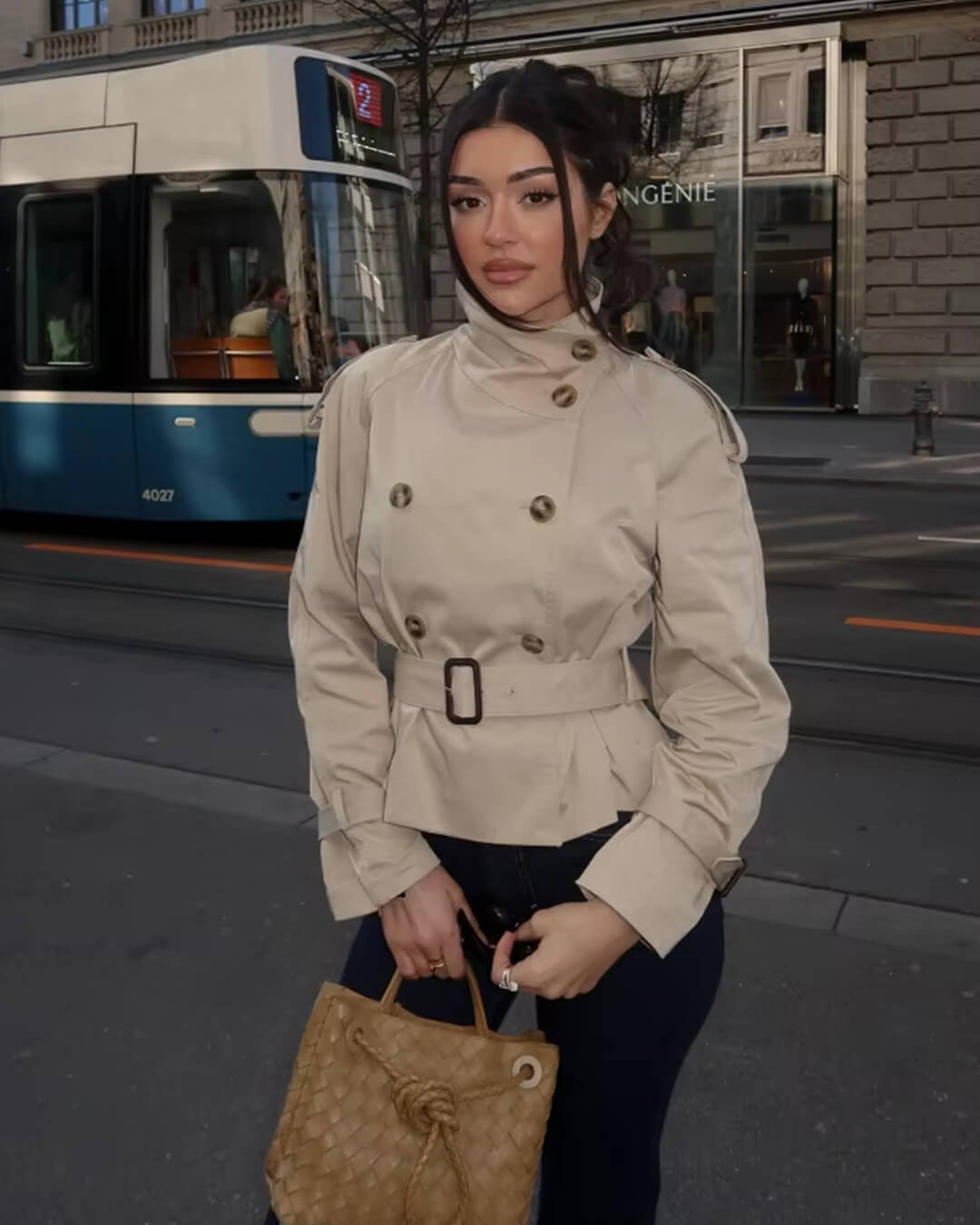 Lyss - Trumpintas Trench Paltas
