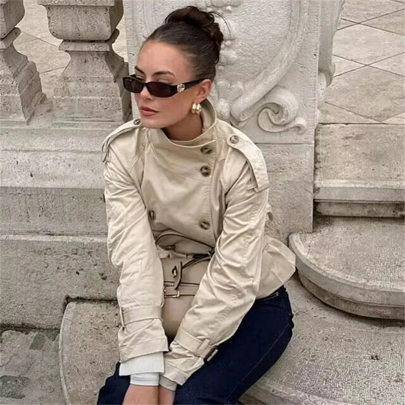 Lyss - Trumpintas Trench Paltas
